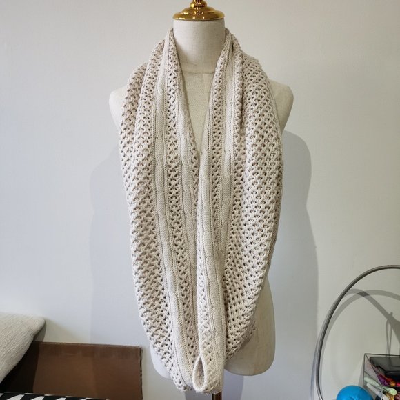 Dynamite Infinity scarf - Picture 3 of 7